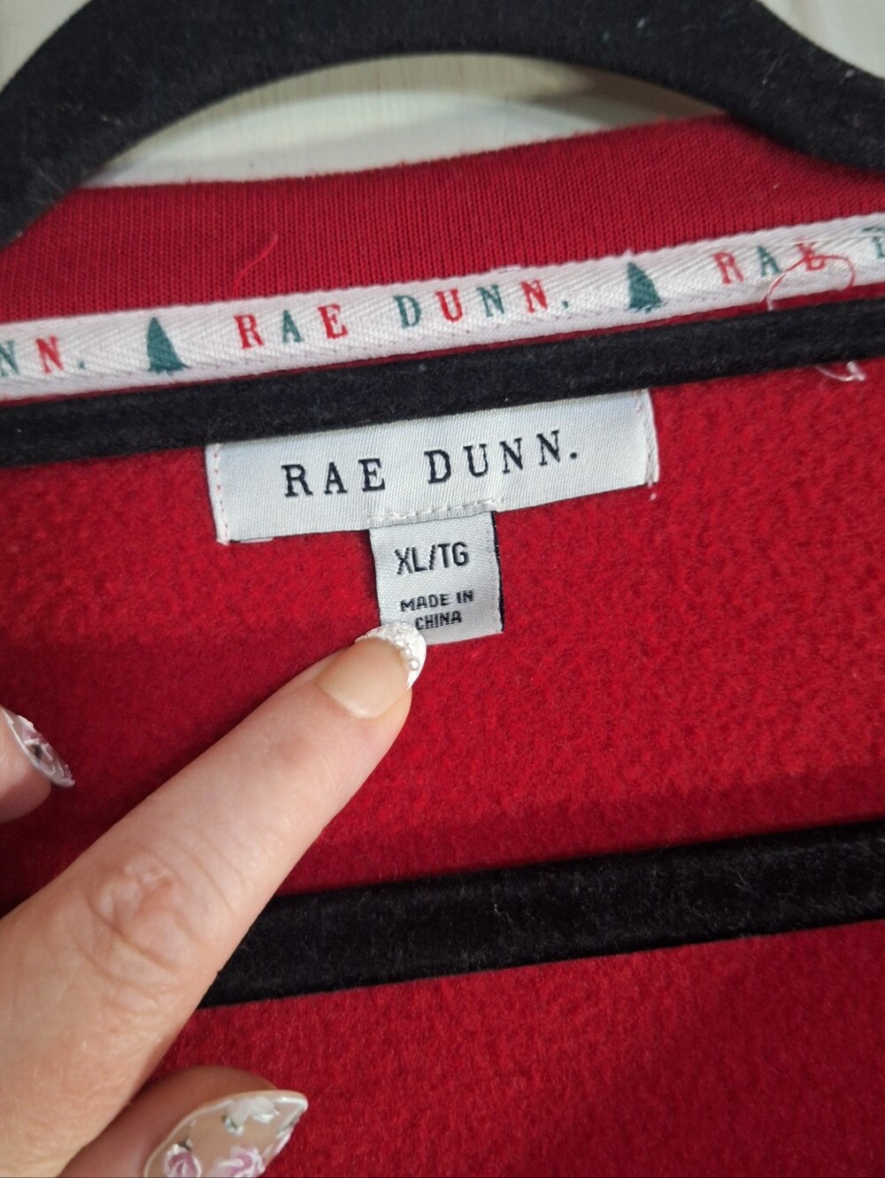 Rae Dunn Red MERRY Graphic Fleece Lined Sweater Wmns XL Long Sleeve Round Neck - Picture 4 of 7